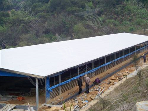 830型pvc采光波浪瓦 鋼結(jié)構(gòu)工程用防腐隔熱梯型復(fù)合瓦 畢節(jié)pvc瓦廠家銷售
